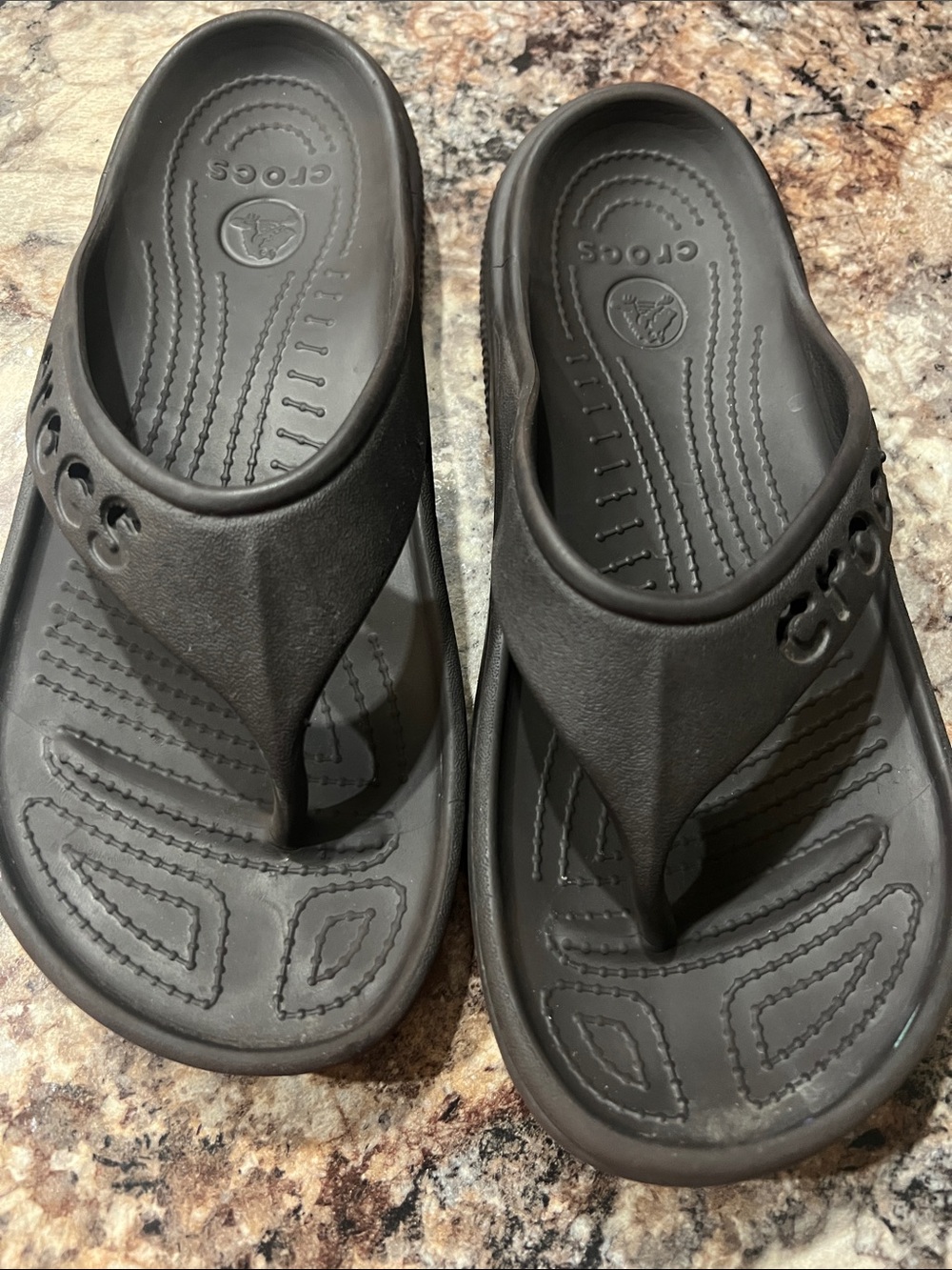 CROCS Men’s Black Classic Thong Flip Sandals 10 Men’s 8 Women’s